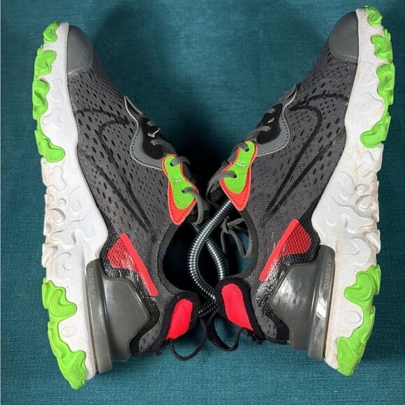 Size 6Y/7.5Women - Nike React Vision Iron Grey shoes - Picture 6 of 9